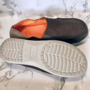 Crocs shoes kids brown and orange size J 2